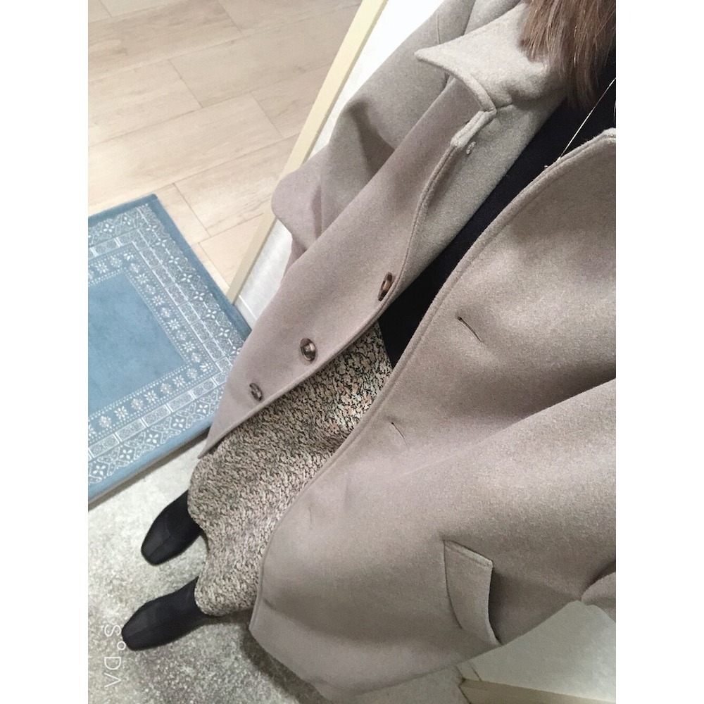 甜心貓💕少量現貨。 再入荷~日單 Heather 日本定番人気~翻領毛呢單排釦大衣外套 淺奶茶色 均碼 長版大衣外套-細節圖6
