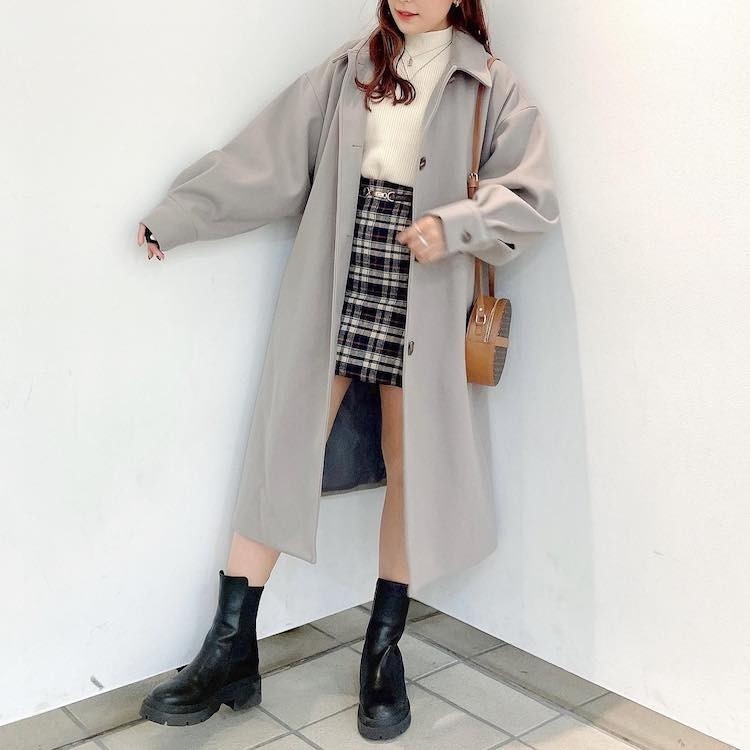 甜心貓💕少量現貨。 再入荷~日單 Heather 日本定番人気~翻領毛呢單排釦大衣外套 淺奶茶色 均碼 長版大衣外套-細節圖7