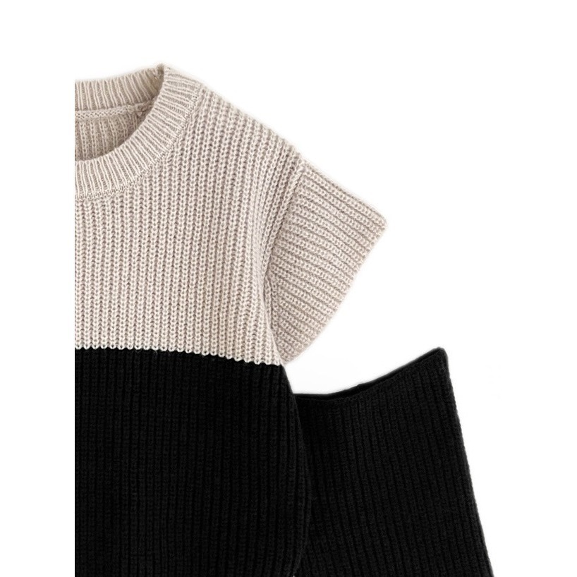 甜心貓💕少量現貨。日單 GRL 甜美小心機露肩拼接針織短版上衣 如圖 均碼 毛衣 撞色毛衣 針織上衣-細節圖4