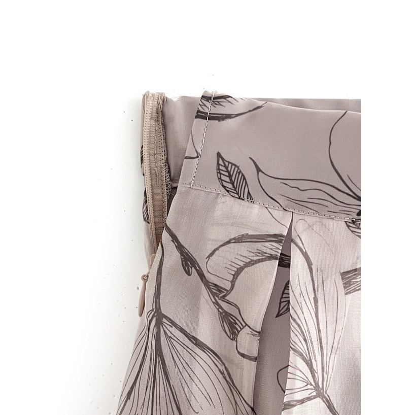 甜心貓💕少量現貨。 日單 GRL  優雅古典美光澤感歐根紗花卉半裙 兩色 S/M 長裙 A字裙 半身裙-細節圖7