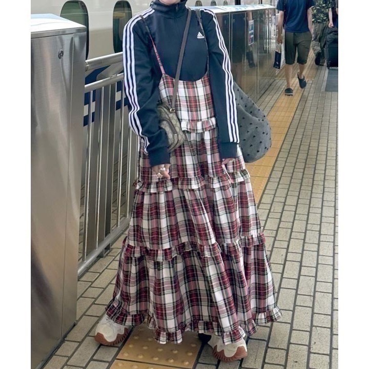 甜心貓💕現貨。【Alley】by w closet  日本熱賣款可疊穿多層荷葉邊吊帶裙 三色均碼 連衣裙肩帶裙-規格圖11