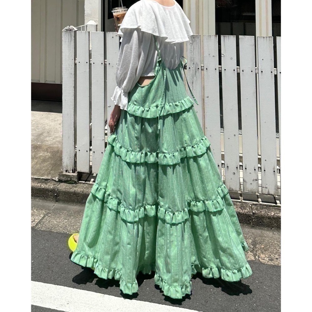 甜心貓💕現貨。【Alley】by w closet  日本熱賣款可疊穿多層荷葉邊吊帶裙 三色均碼 連衣裙肩帶裙-規格圖11