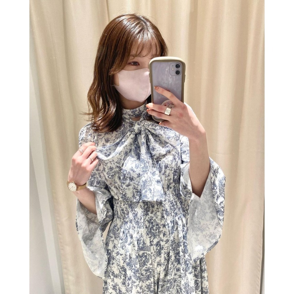 甜心貓💕現貨！日本追加款# 日單 NICE CLAUP 甜美水彩印花蕾絲馬克司束腰泡泡喇叭長袖洋裝 多色 連衣裙-細節圖10