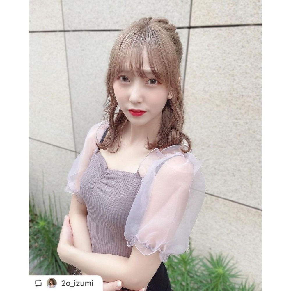 甜心貓💕少量現貨有吊牌~日本再入荷！日單 GRL 多家 甜美桃心領網紗泡泡袖拼接薄款針織上衣 三色+2 均碼-細節圖3