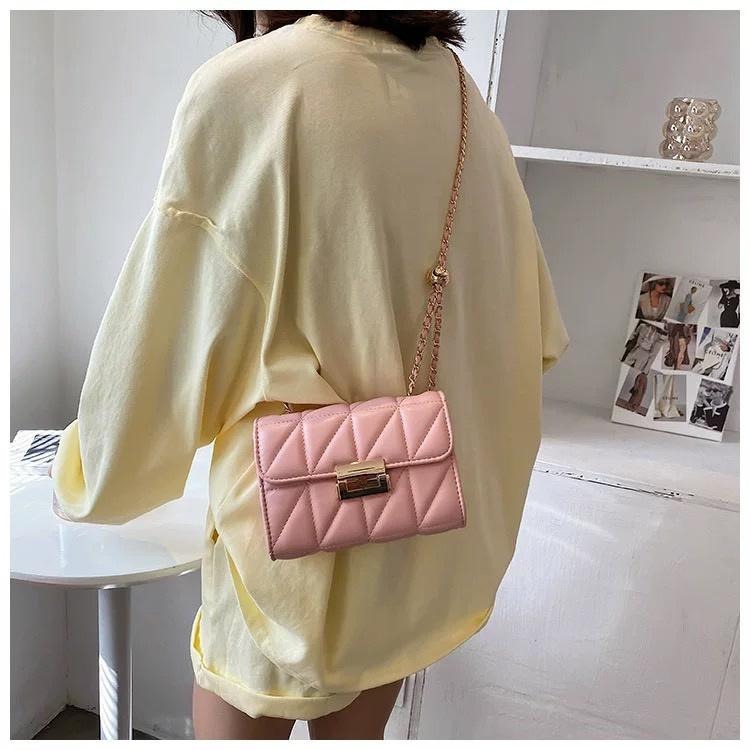 SPRING-菱格小香風鍊條包 刺繡鍊條小斜背包 鐵鍊小方包 -多色-細節圖9