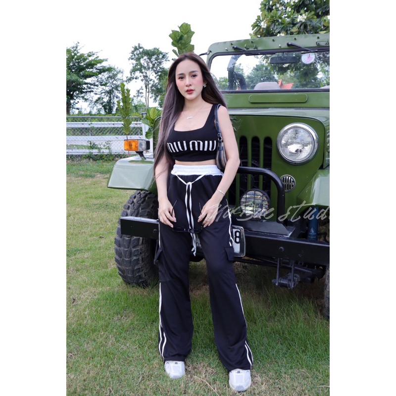 趕上泰國熱了沒🇹🇭泰系Y2K重工裝辣妹｜撞色綁帶重工褲+翻玩MIUMIU背心-細節圖4