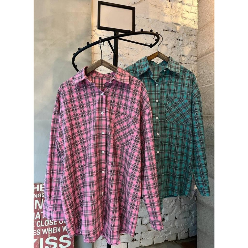 現貨！！⭐️𝙈𝙖 𝙘𝙝𝙚𝙧𝙚⭐️ 現貨實拍 後開叉綁帶格子襯衫 經典格紋後開叉襯衫 (預購)-細節圖7