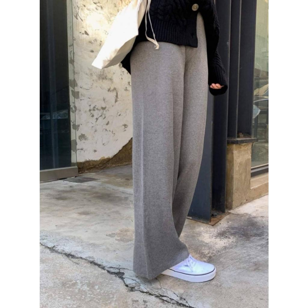❤️現貨❤️ 𝙈𝙖 𝙘𝙝𝙚𝙧𝙚 秋冬季新品 現貨實拍 慵懶感細坑紋針織褲 針織寬褲-細節圖2