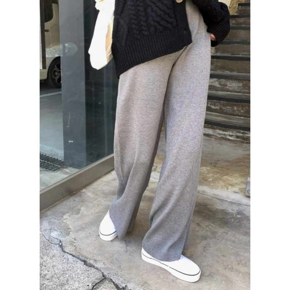 ❤️現貨❤️ 𝙈𝙖 𝙘𝙝𝙚𝙧𝙚 秋冬季新品 現貨實拍 慵懶感細坑紋針織褲 針織寬褲-細節圖3