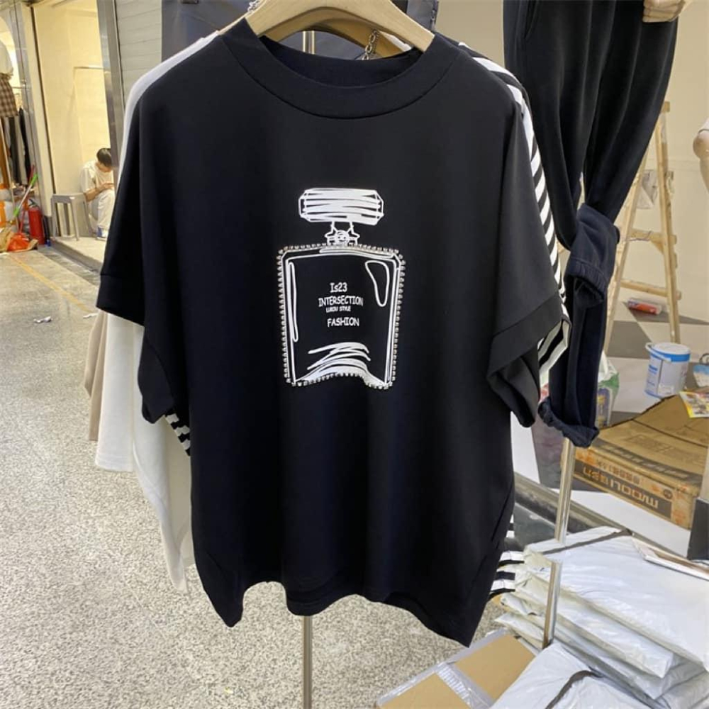 條紋現貨！⭐𝙈𝙖 𝙘𝙝𝙚𝙧𝙚⭐  春夏新品 現貨實拍 翻玩英字小香水瓶太空棉上衣-細節圖5