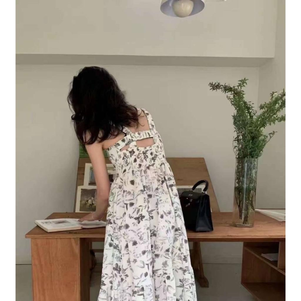 白色現貨！！⭐𝙈𝙖 𝙘𝙝𝙚𝙧𝙚⭐️ 現貨實拍 後槓造型花朵雪紡洋裝 有口袋！ (預購)-細節圖3