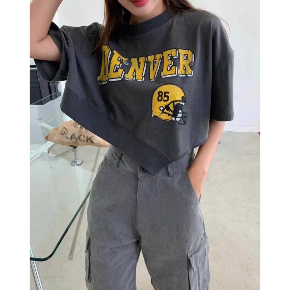 ⭐𝙈𝙖 𝙘𝙝𝙚𝙧𝙚⭐️ 現貨實拍 美式運動破損英字斜角T (預購)-細節圖2