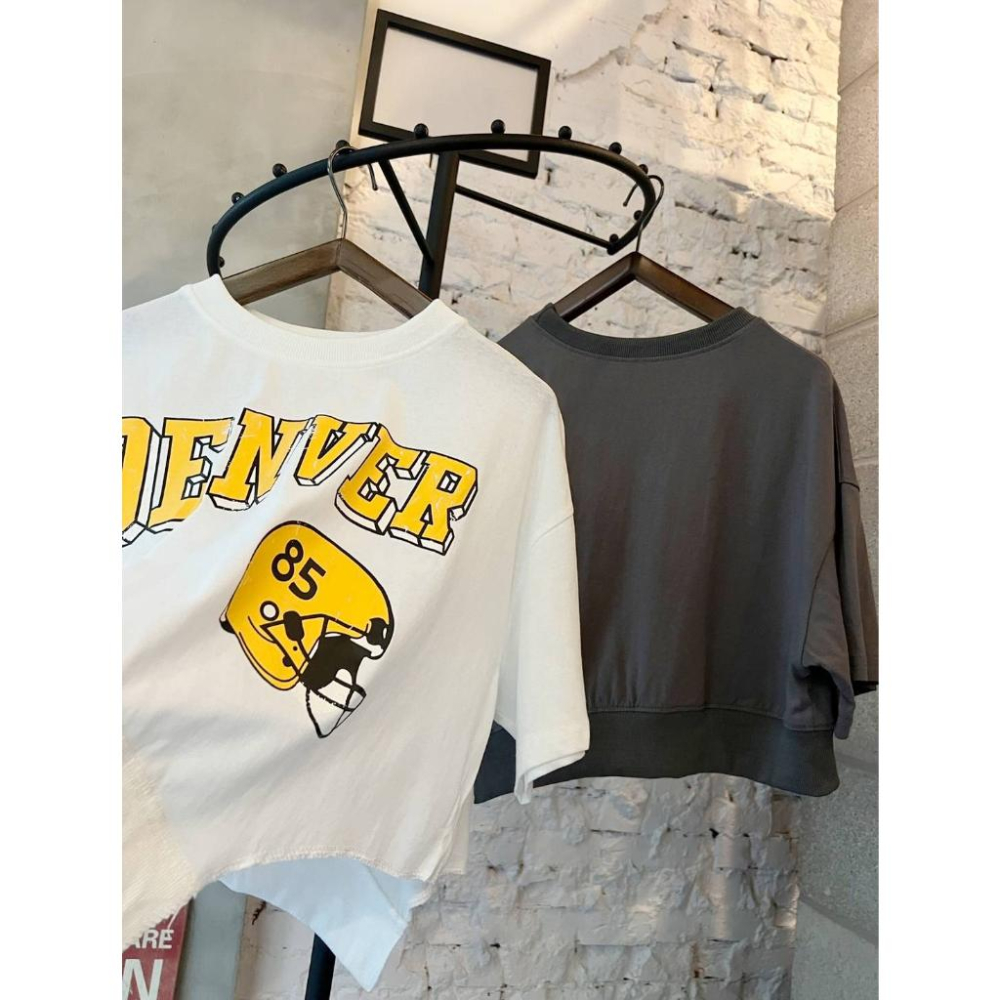 ⭐𝙈𝙖 𝙘𝙝𝙚𝙧𝙚⭐️ 現貨實拍 美式運動破損英字斜角T (預購)-細節圖9