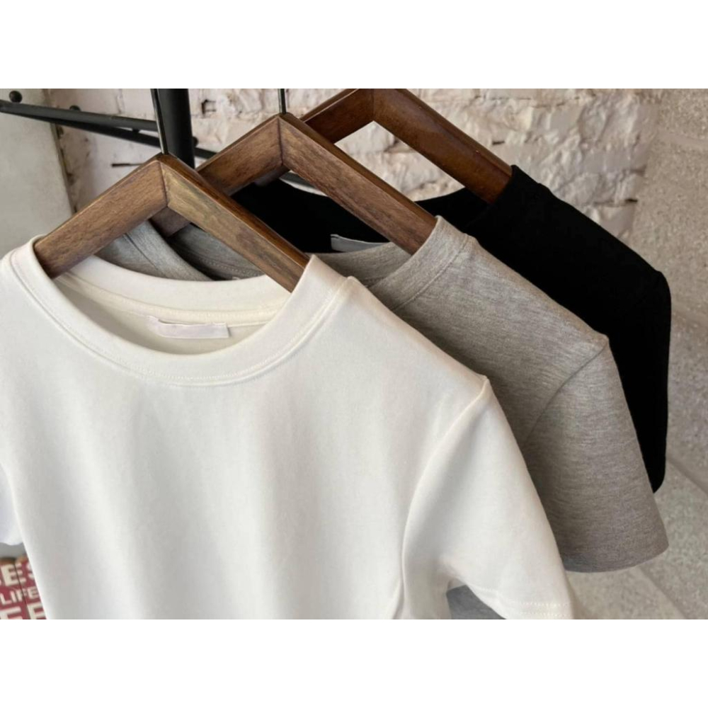 ⭐𝙈𝙖 𝙘𝙝𝙚𝙧𝙚⭐️ 春夏新品 現貨實拍 純色圓領微磨毛短T (預購)-細節圖3