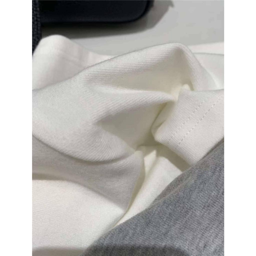 ⭐𝙈𝙖 𝙘𝙝𝙚𝙧𝙚⭐️ 春夏新品 現貨實拍 純色圓領微磨毛短T (預購)-細節圖4