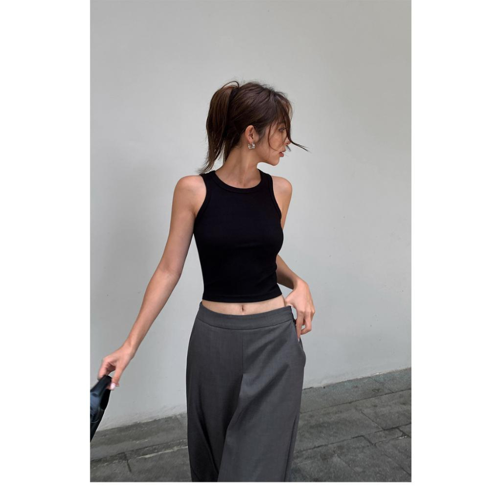 ⭐𝙈𝙖 𝙘𝙝𝙚𝙧𝙚⭐️ 現貨實拍 微辣妹後扣縷空款工字背心 (預購)-細節圖2