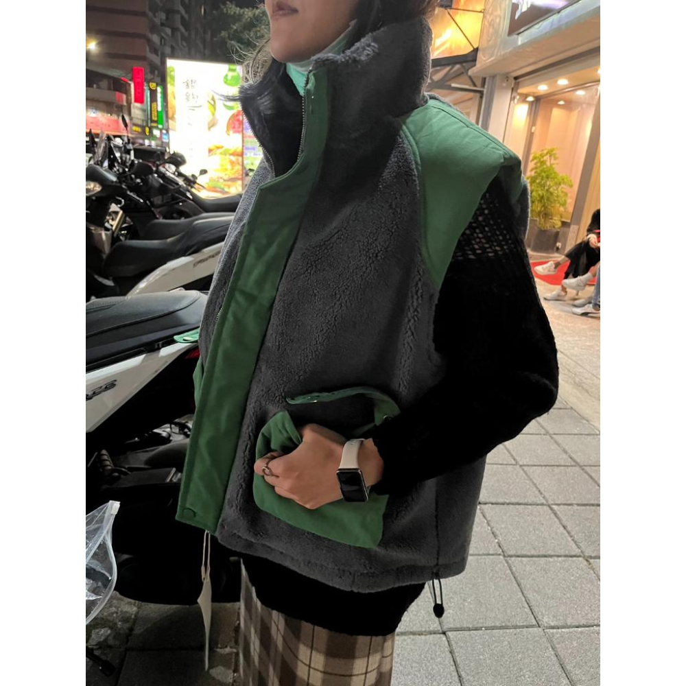 ⭐𝙈𝙖 𝙘𝙝𝙚𝙧𝙚⭐ 大人款！秋冬新品 現貨實拍 大人款！工裝款羊羔毛夾棉背心-細節圖8