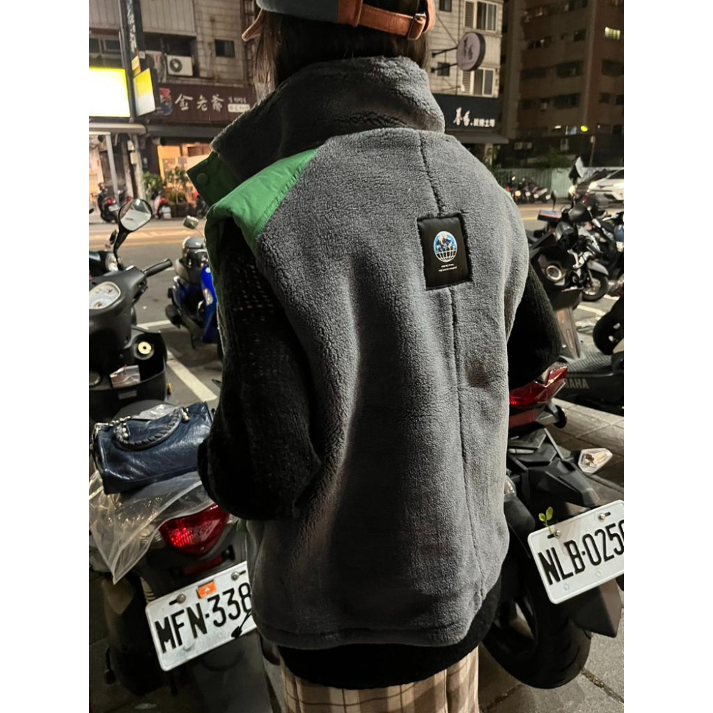 ⭐𝙈𝙖 𝙘𝙝𝙚𝙧𝙚⭐ 大人款！秋冬新品 現貨實拍 大人款！工裝款羊羔毛夾棉背心-細節圖9