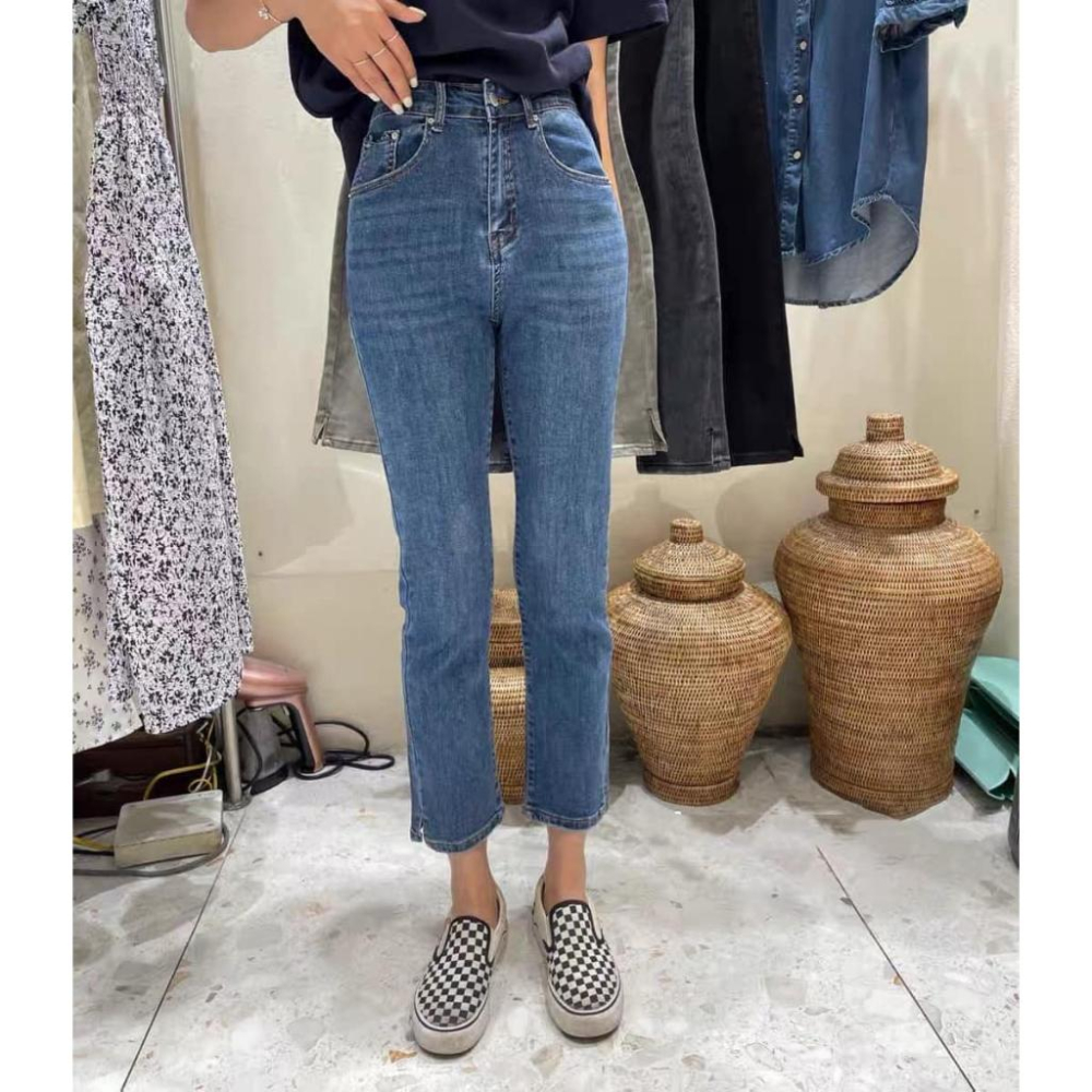 部份現貨！⭐𝙈𝙖 𝙘𝙝𝙚𝙧𝙚⭐  春夏新品 現貨實拍 小開叉9分小直筒牛仔褲 (預購)-細節圖4