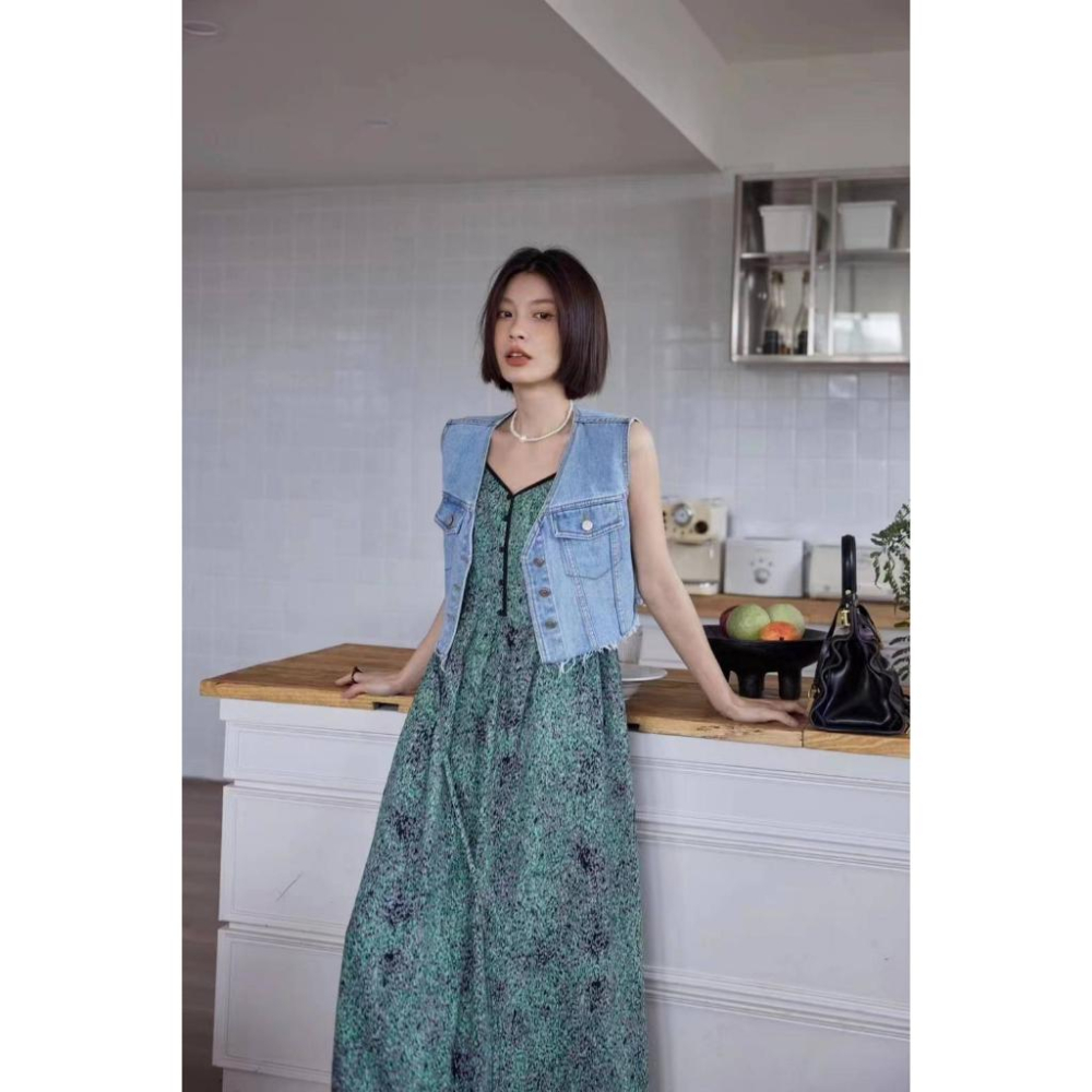 ⭐𝙈𝙖 𝙘𝙝𝙚𝙧𝙚⭐️ 現貨實拍 不修邊短版牛仔背心 (預購)-細節圖2