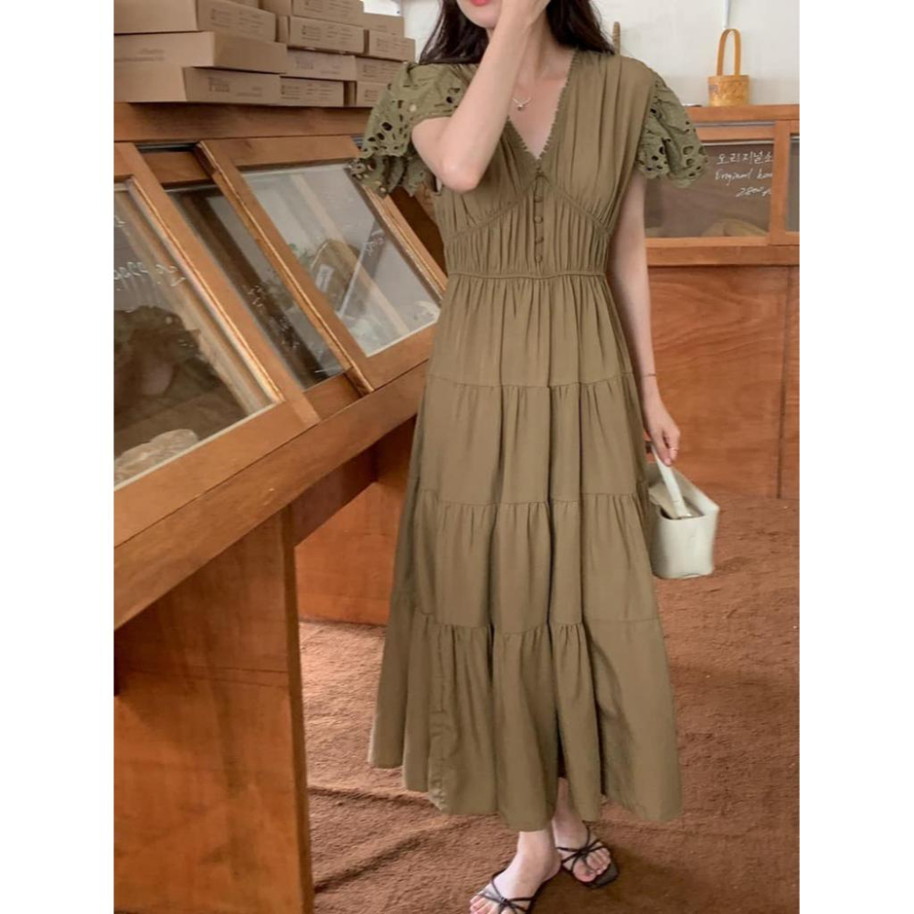 ⭐𝙈𝙖 𝙘𝙝𝙚𝙧𝙚⭐️ 現貨實拍 深V縷空緹花袖洋裝 (預購)-細節圖5