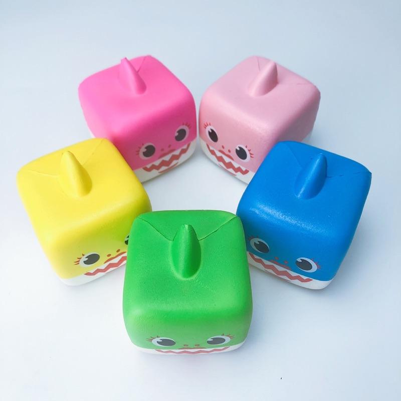 [現貨]鯊魚寶寶握力海綿玩偶 捏捏樂-細節圖9