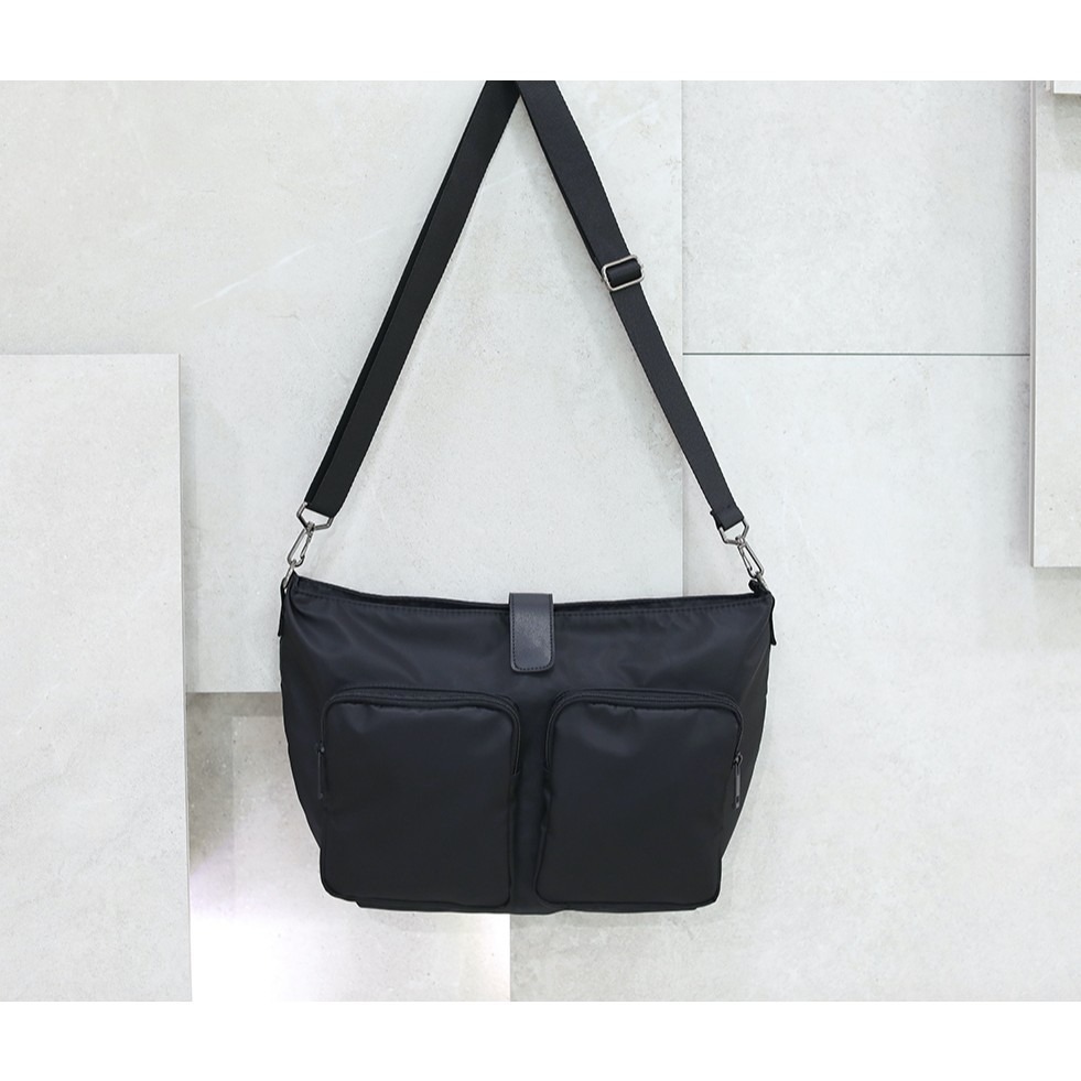 VOS AMO韓國嚴選單品-韓國製新款極簡全黑雙袋斜背包-細節圖2