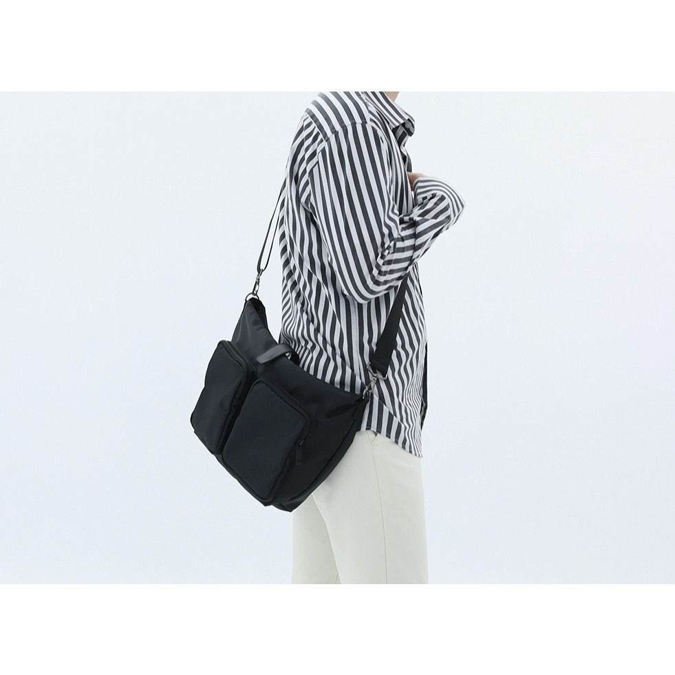 VOS AMO韓國嚴選單品-韓國製新款極簡全黑雙袋斜背包-細節圖5