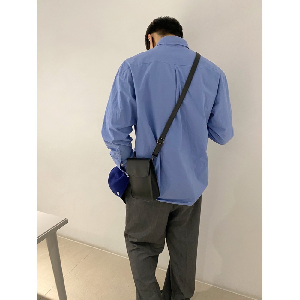 VOS AMO韓國嚴選單品-韓國製熱銷款皮革全黑翻蓋迷你斜背包-細節圖2