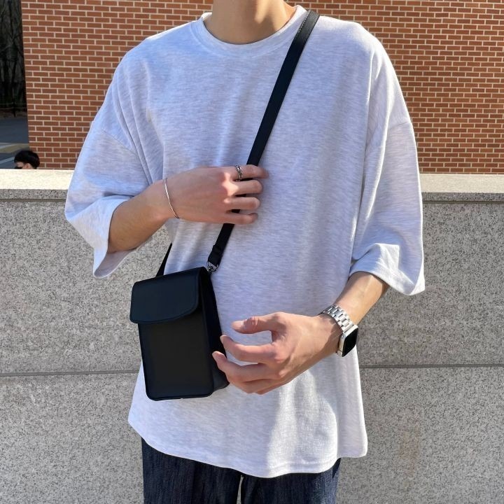 VOS AMO韓國嚴選單品-韓國製熱銷款皮革全黑翻蓋迷你斜背包-細節圖4