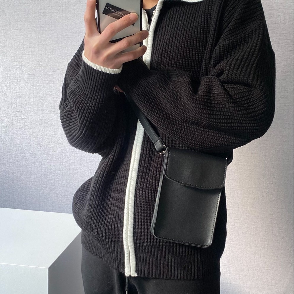 VOS AMO韓國嚴選單品-韓國製熱銷款皮革全黑翻蓋迷你斜背包-細節圖8