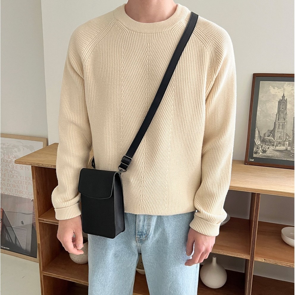 VOS AMO韓國嚴選單品-韓國製熱銷款皮革全黑翻蓋迷你斜背包-細節圖9