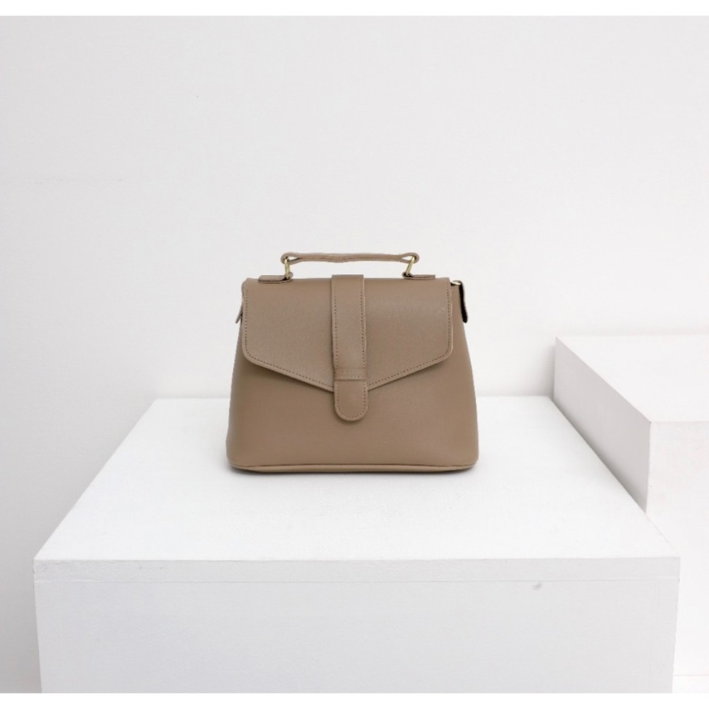 VOS AMO韓國嚴選流行女包-韓國熱銷款純色翻蓋皮革手提/單肩包-細節圖7