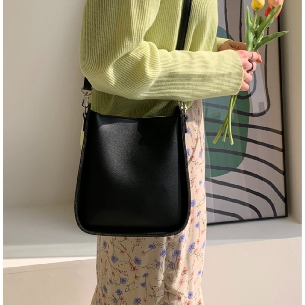 VOS AMO韓國嚴選流行女包-韓國熱銷款素面皮革方形單肩包(7色)-細節圖4