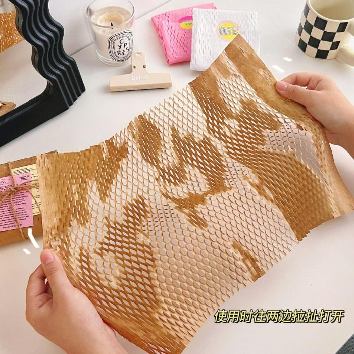 【台灣現貨】蜂巢紙 蜂窩紙 緩衝紙 緩衝包材 環保包材 氣泡布 泡泡紙 氣泡紙 泡泡布 禮品包裝 包裝紙 門外貓-細節圖6