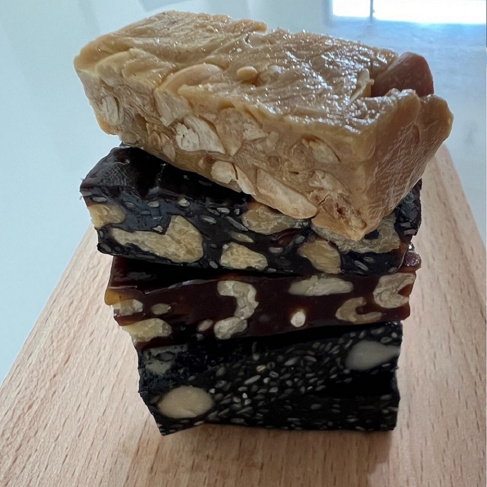 【太禓食品】台灣名產 伴手禮 南棗核桃糕 太妃楓糖腰果 黑芝麻糕 黑芝麻糕夏威夷豆 南棗核桃黑芝麻160G/3包組-規格圖1