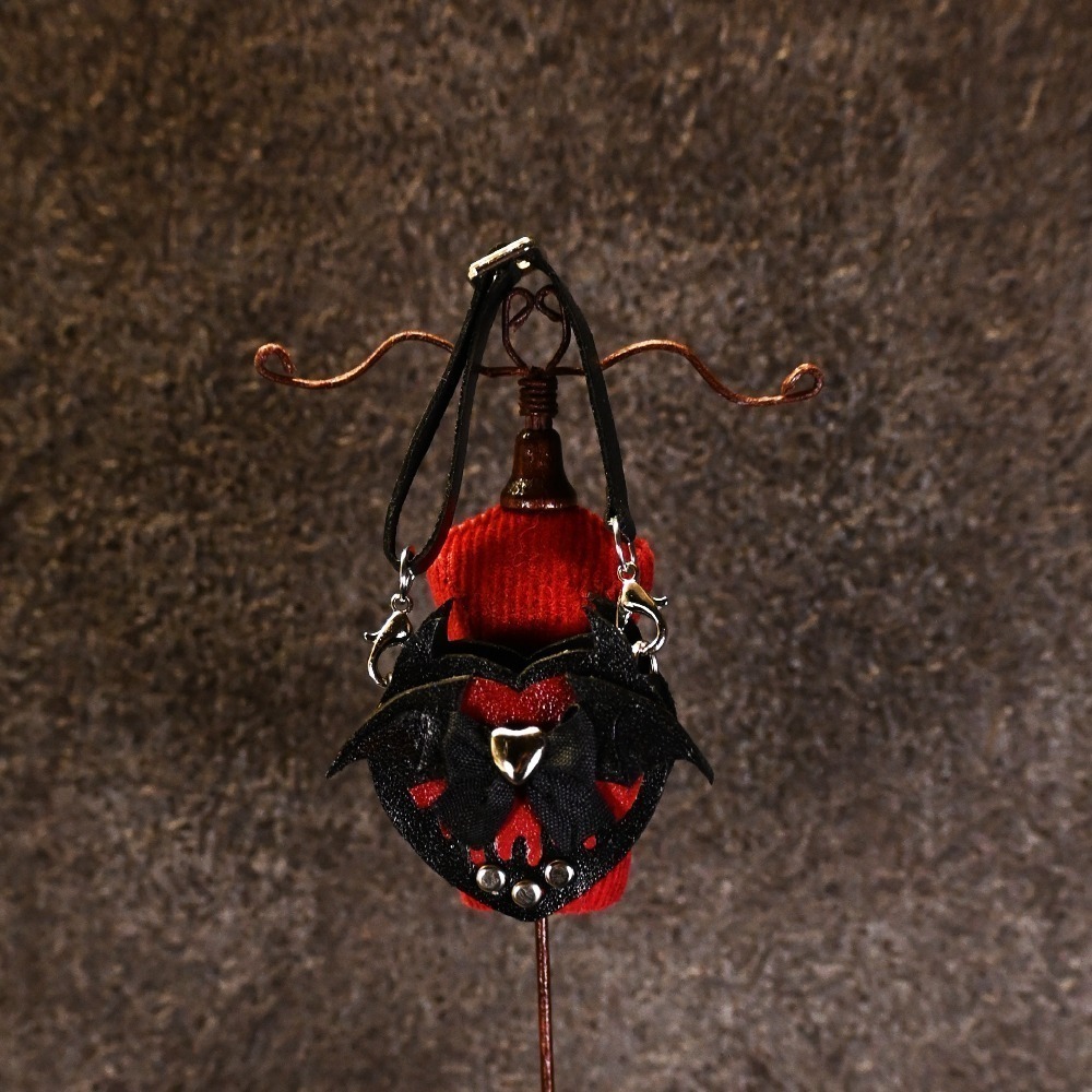 原創∆惡魔哥德愛心鉚釘包∆(需預購)-細節圖8