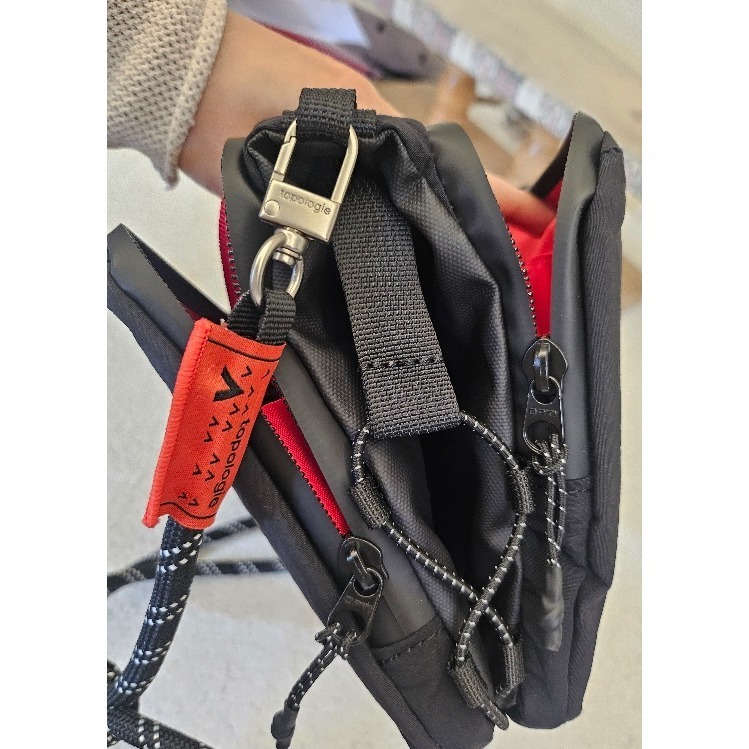 Topologie 大款水瓶包 附贈背帶 現貨特價-細節圖5