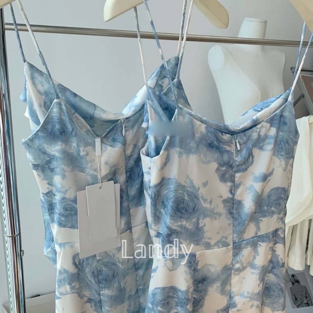 ღ 𝕃𝕒𝕟𝕕𝕪 ღ ｛預購｝2023夏季新款法式藍色暈染碎花吊帶連身裙收腰包臀裙子-細節圖5