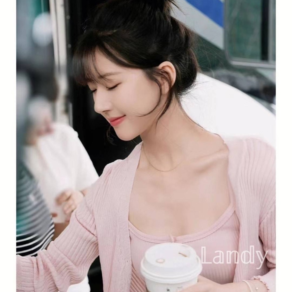 ღ 𝕃𝕒𝕟𝕕𝕪 ღ ｛預購｝偷偷藏不住趙露思桑稚同款 粉色針織外套背心小吊帶早秋套裝 約會必備-細節圖7