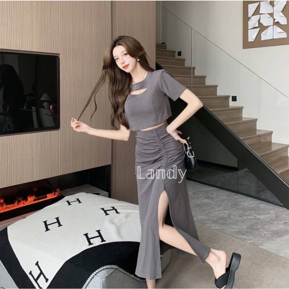 ღ 𝕃𝕒𝕟𝕕𝕪 ღ ｛現+預購｝減齡時尚套裝 小眾設計感修身包臀 性感網紅女神 兩件套裝裙夏-細節圖3