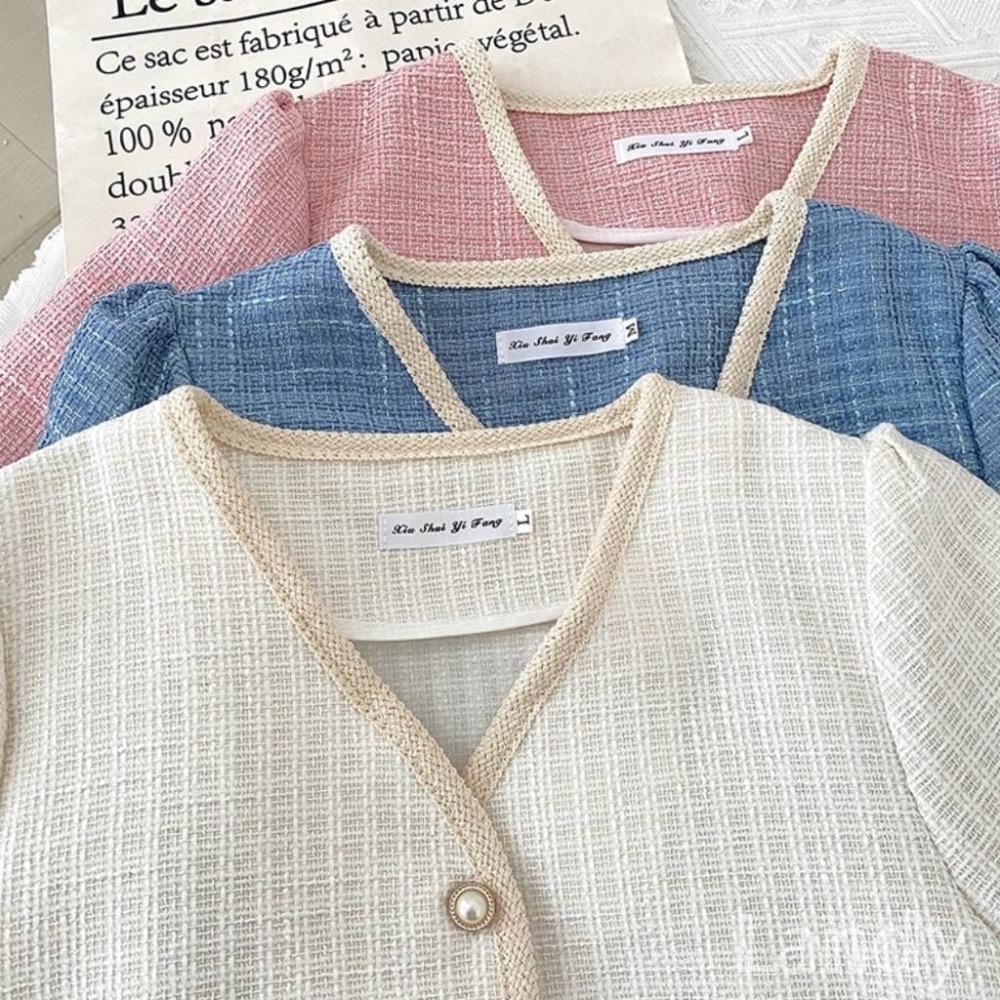 ღ 𝕃𝕒𝕟𝕕𝕪 ღ ｛預購｝法式小香風 小眾名媛氣質時尚百搭 v領單排扣 泡泡袖 短款外套上衣女-細節圖4