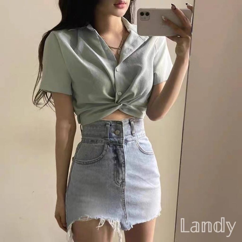 ღ 𝕃𝕒𝕟𝕕𝕪 ღ ｛預購｝復古法式polo領杉 女夏季新款設計感小眾扭結上衣 短款露肚性感T恤-細節圖2