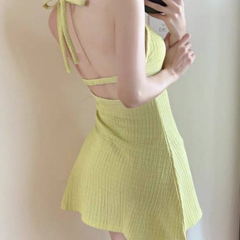 ღ 𝕃𝕒𝕟𝕕𝕪 ღ ｛現貨｝純慾風 辣妹綁帶V領 低胸性感露背  韓系性感綁帶裙 高級感辣妹洋裝-細節圖2