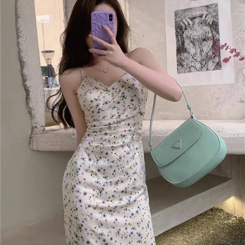 ღ 𝕃𝕒𝕟𝕕𝕪 ღ｛現+預購｝碎花洋裝吊帶連身裙 夏季女裝 2023最新款法式性感辣妹碎花裙  高級感碎花裙-細節圖2