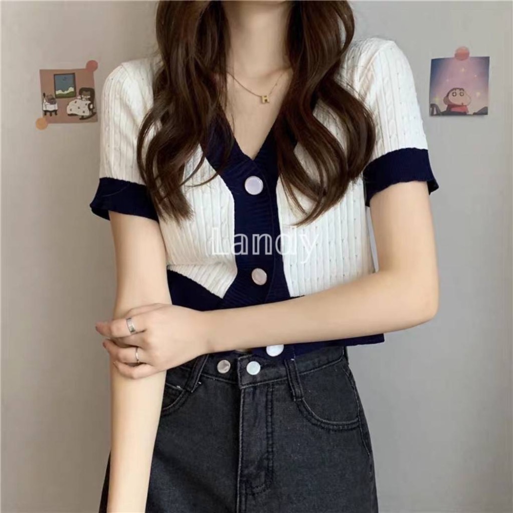 ღ 𝕃𝕒𝕟𝕕𝕪 ღ ｛預購｝V領針織短袖 韓系設計感 2023流行款  潮流洋氣減齡-細節圖7