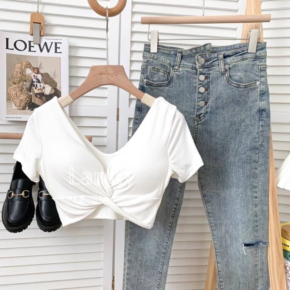 ღ 𝕃𝕒𝕟𝕕𝕪 ღ ｛現貨｝夏季新款時尚百搭V領交叉打結短版顯瘦上衣-細節圖3