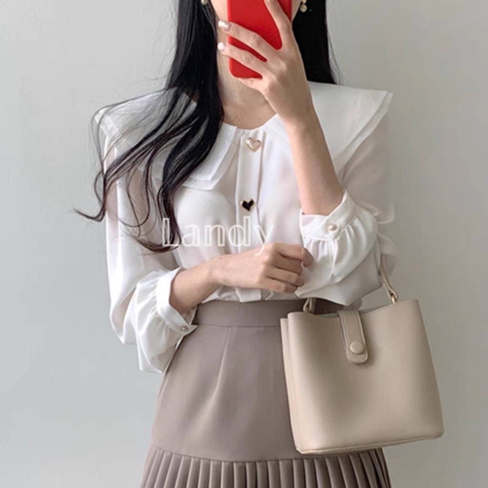 ღ 𝕃𝕒𝕟𝕕𝕪 ღ ｛預購｝#114 韓國歐膩 氣質雙層翻領 爱心鈕扣 長袖襯衫-細節圖2