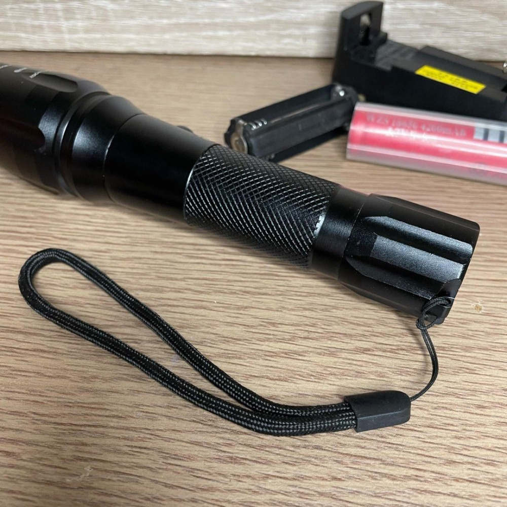 一套防水鋁合金手電筒,變焦遠射戶外露營野炊照明燈具,釣魚緊急照明燈-細節圖4