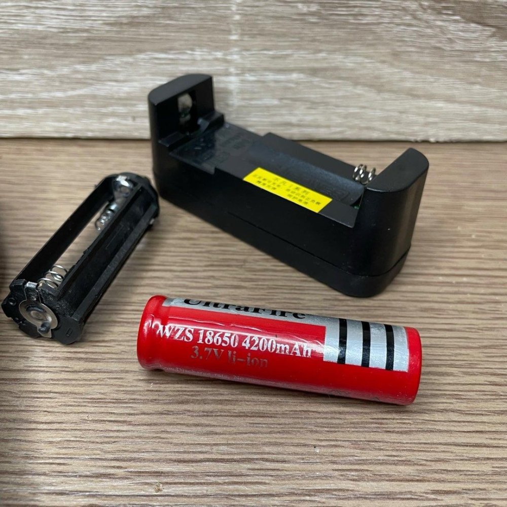 一套防水鋁合金手電筒,變焦遠射戶外露營野炊照明燈具,釣魚緊急照明燈-細節圖6